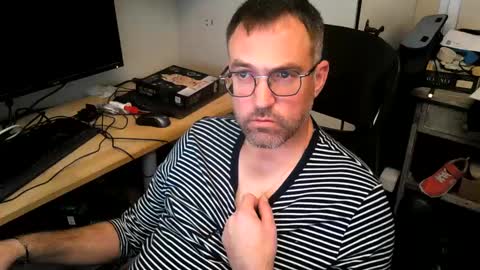 Snapshot of kelvin06133 chatting on 01/26/25, 08:13 kelvin06133 online show from 01/26/25, 08:13