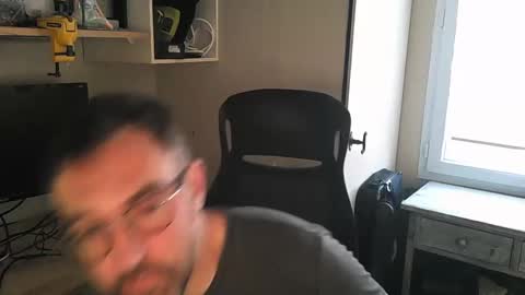 Snapshot of kelvin06133 chatting on 02/15/25, 02:22 kelvin06133 online show from 02/15/25, 02:22