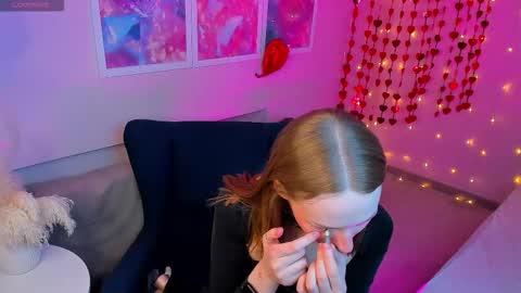 Snapshot of kely_cute chatting on 02/20/26, 12:05 kely cute online show from 02/20/26, 12:05