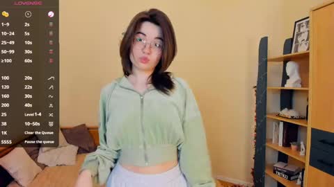 Lina online show from 06/05/26, 08:14