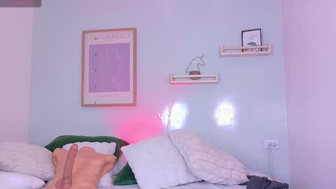   online show from 11/06/25, 01:23