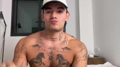 Snapshot of kenboyea_ chatting on 10/07/25, 03:31 luis carlos esteban online show from 10/07/25, 03:31