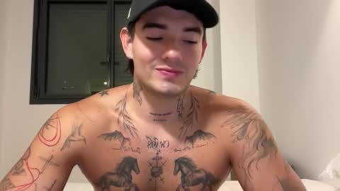 Snapshot of kenboyea_ chatting on 10/20/25, 03:56 luis carlos esteban online show from 10/20/25, 03:56