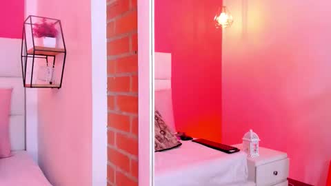 Snapshot of kendal_sexy3 chatting on 10/03/25, 12:13 Camila online show from 10/03/25, 12:13