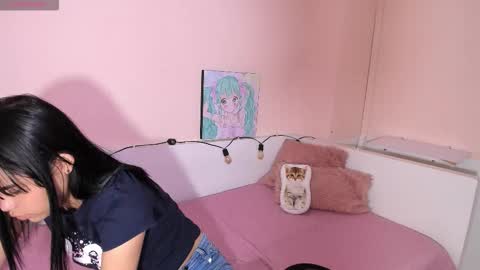 Snapshot of kendall_hernandez chatting on 02/05/26, 02:33 Kendall online show from 02/05/26, 02:33