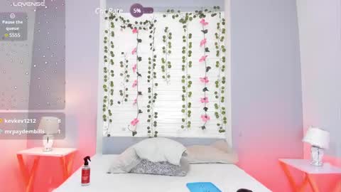 Snapshot of kendallrosse1 chatting on 12/19/24, 03:52 Kendal online show from 12/19/24, 03:52