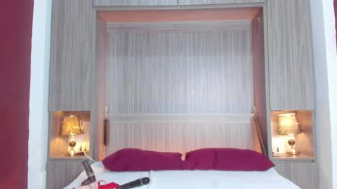 Snapshot of kendallrosse1 chatting on 01/28/25, 03:25 Kendal online show from 01/28/25, 03:25