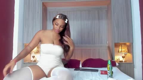 Snapshot of kendallrosse1 chatting on 02/14/25, 05:46 Kendal online show from 02/14/25, 05:46