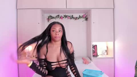 Snapshot of kendallrosse1 chatting on 10/02/25, 12:45 Kendal online show from 10/02/25, 12:45