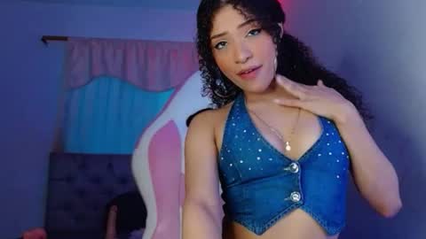 Snapshot of kendallrush2 chatting on 01/01/25, 07:53 Kendall Rush online show from 01/01/25, 07:53