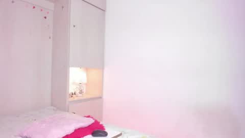 Snapshot of kendallwestt chatting on 08/03/26, 12:10 Kendall online show from 08/03/26, 12:10