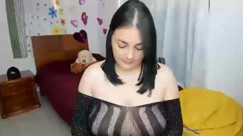 Snapshot of kendallwrist chatting on 10/17/25, 03:36 Fernanda online show from 10/17/25, 03:36