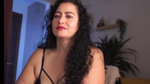 kendally_ online show from 12/17/25, 12:22