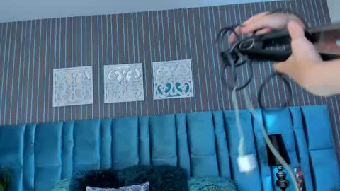 Kendal online show from 04/19/26, 05:45