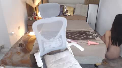 Snapshot of kendalveronika chatting on 12/04/25, 08:01 kendalveronika online show from 12/04/25, 08:01