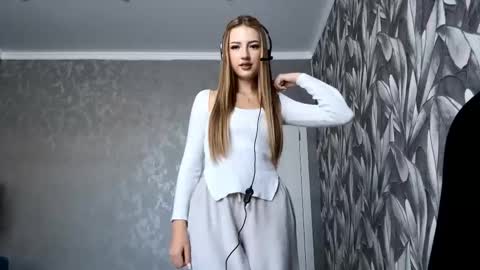 Snapshot of kendastuckmeyer chatting on 10/06/25, 10:23 Betty online show from 10/06/25, 10:23