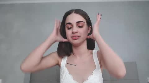 Snapshot of kendi_snow chatting on 02/14/25, 04:37 kendi snow online show from 02/14/25, 04:37