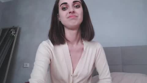 Snapshot of kendi_snow chatting on 02/15/25, 08:54 kendi snow online show from 02/15/25, 08:54