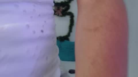 Snapshot of kendra_ass_01 chatting on 12/25/24, 01:09 Kendra online show from 12/25/24, 01:09