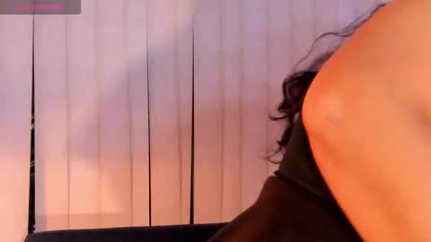 Kendra crow online show from 11/12/25, 09:10