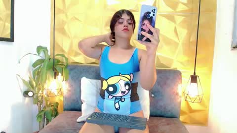 Snapshot of kendra_diaz chatting on 01/25/25, 02:58 K E N D R A online show from 01/25/25, 02:58