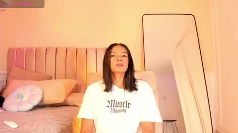 Lu online show from 07/17/26, 01:01
