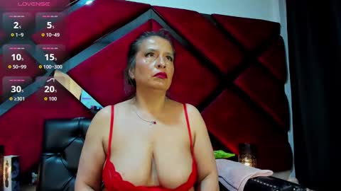 Kendra online show from 11/11/25, 01:27