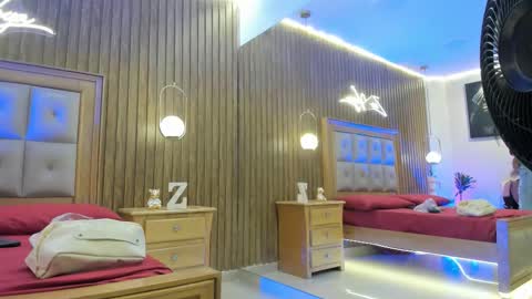 Snapshot of kendra_london chatting on 11/07/25, 09:09 Kendra London online show from 11/07/25, 09:09