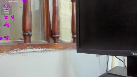 Snapshot of kendra_london chatting on 11/17/25, 10:54 Kendra London online show from 11/17/25, 10:54