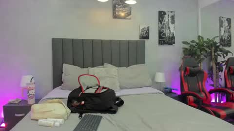 Snapshot of kendra_london chatting on 11/21/25, 11:20 Kendra London online show from 11/21/25, 11:20