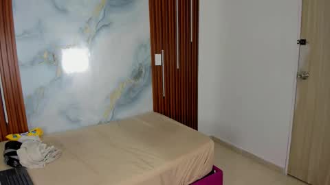 kendra_lovv online show from 02/17/26, 12:01