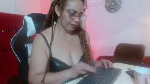 Snapshot of kendra_lust_69 chatting on 05/13/26, 10:49 kendra_lust_69 online show from 05/13/26, 10:49
