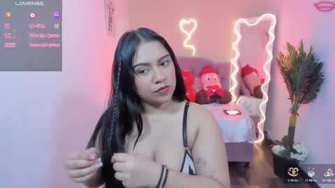 Snapshot of kendra_tay chatting on 02/15/25, 03:42 kendra online show from 02/15/25, 03:42