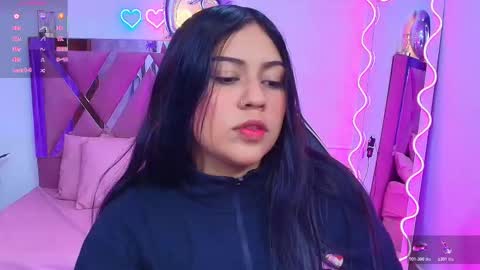Snapshot of kendra_tay chatting on 10/20/25, 03:07 kendra online show from 10/20/25, 03:07