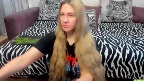 Kendra online show from 09/10/25, 01:05