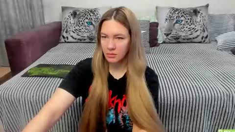 Kendra online show from 10/20/25, 01:28