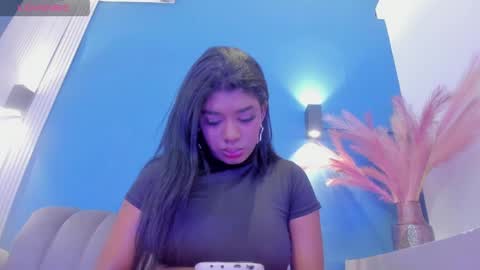 kendrachavez_ online show from 04/04/26, 09:23