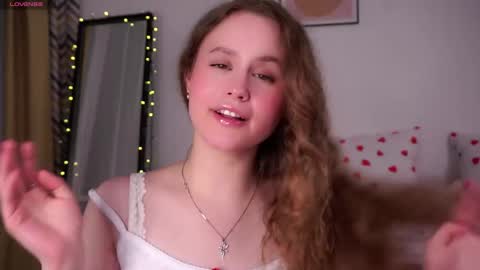 Kira online show from 04/11/26, 10:36