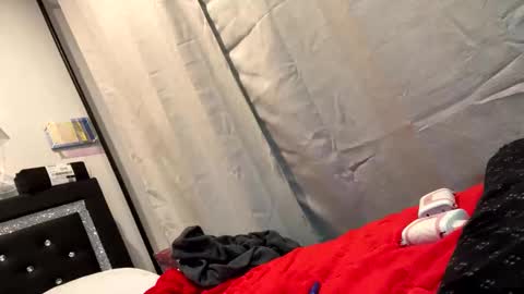 Snapshot of kendrakaps52 chatting on 09/29/25, 04:01 kendrakaps52 online show from 09/29/25, 04:01