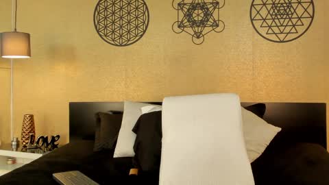 Snapshot of kendraleroy chatting on 12/25/24, 08:28 KENDRA online show from 12/25/24, 08:28