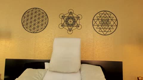 Snapshot of kendraleroy chatting on 02/08/25, 09:04 KENDRA online show from 02/08/25, 09:04