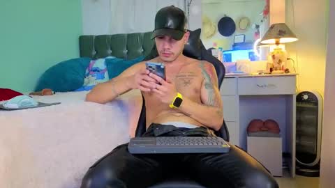 Chriss Morales online show from 10/18/25, 01:30