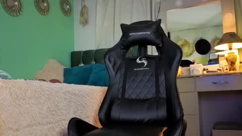 Chriss Morales online show from 11/08/25, 02:56