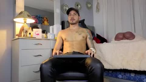 Chriss Morales online show from 01/15/26, 01:21