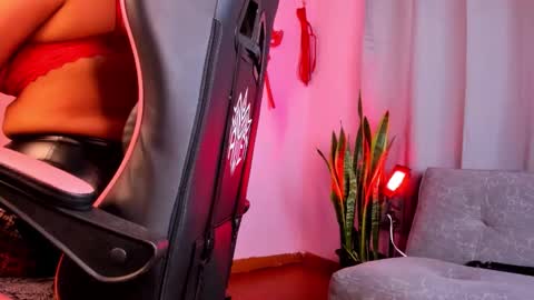 kenia_thompsom01 online show from 03/13/26, 11:00