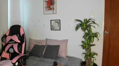  01  online show from 11/23/25, 01:22