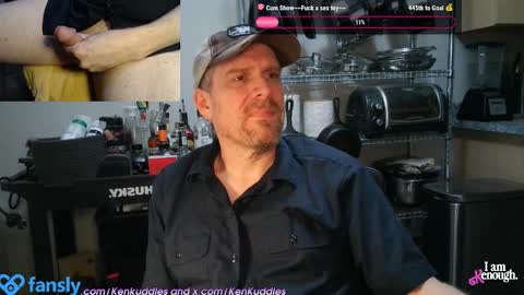 Snapshot of kenkuddles chatting on 01/22/25, 02:37 Ken Kuddles online show from 01/22/25, 02:37