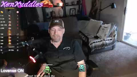 Snapshot of kenkuddles chatting on 11/12/25, 12:11 Ken Kuddles online show from 11/12/25, 12:11