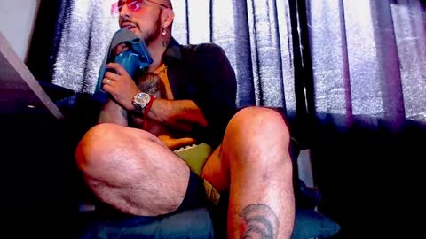 Snapshot of kenllyhot chatting on 12/18/24, 07:30 Kenlly online show from 12/18/24, 07:30