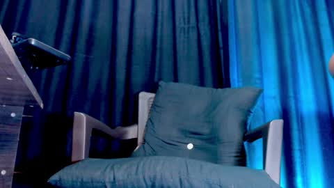 Snapshot of kenllyhot chatting on 02/03/25, 10:54 Kenlly online show from 02/03/25, 10:54